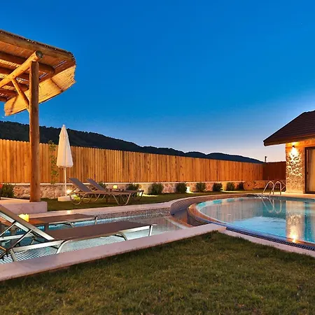 Villa Saribelen Village Luxury - Private Pool And Hot Tub