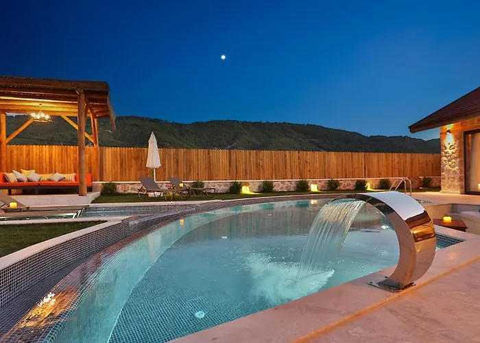 Saribelen Village Luxury - Private Pool And Hot Tub *